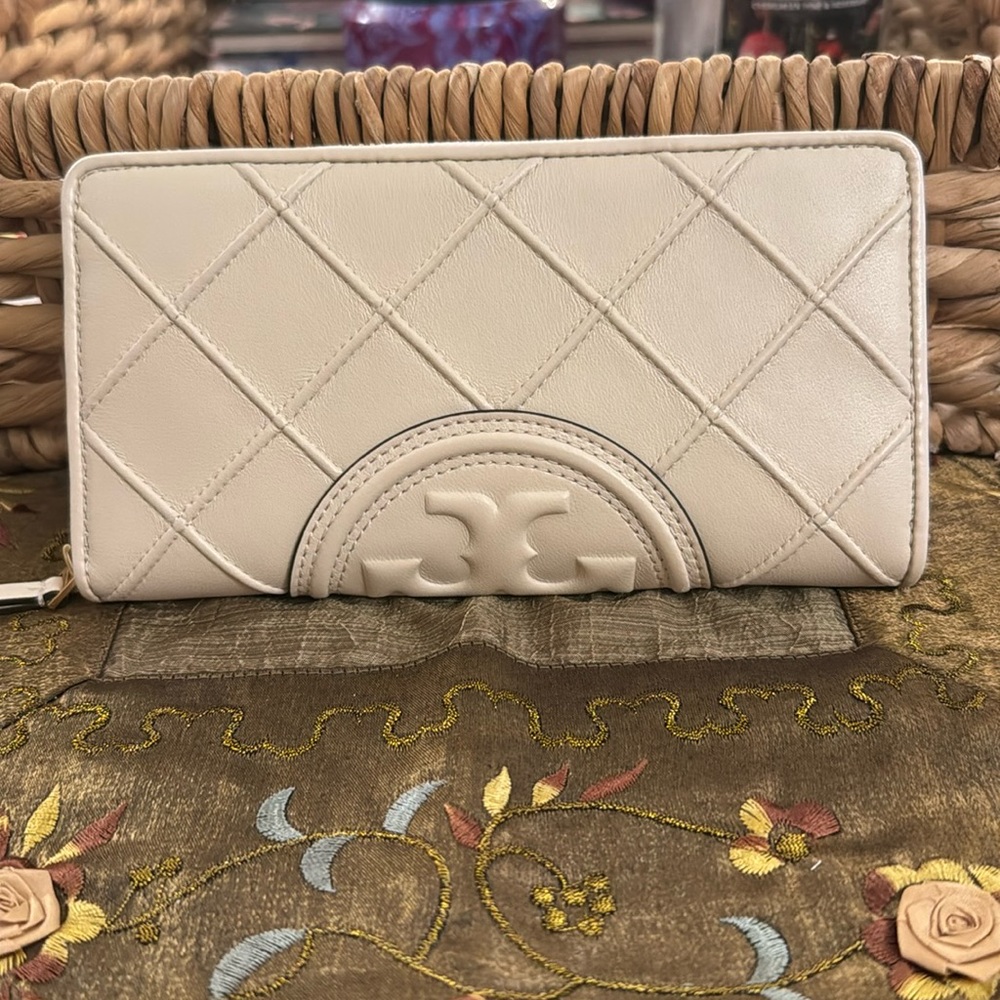 Tory Burch Soft Fleming Wallet